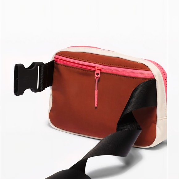 Lululemon Dark Terracota White Opal Preppy Everywhere Belt Bag 1 L Casual - Picture 3 of 9